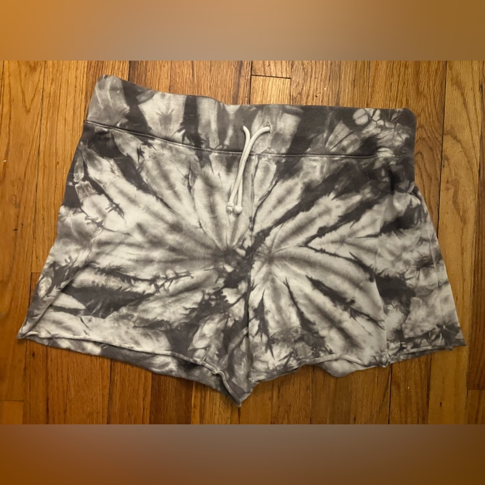 Women Sage collective gray shorts  size large